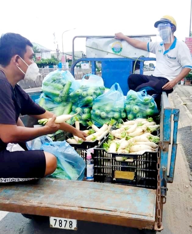 Tấm lòng Vàng của vợ chồng anh Lành