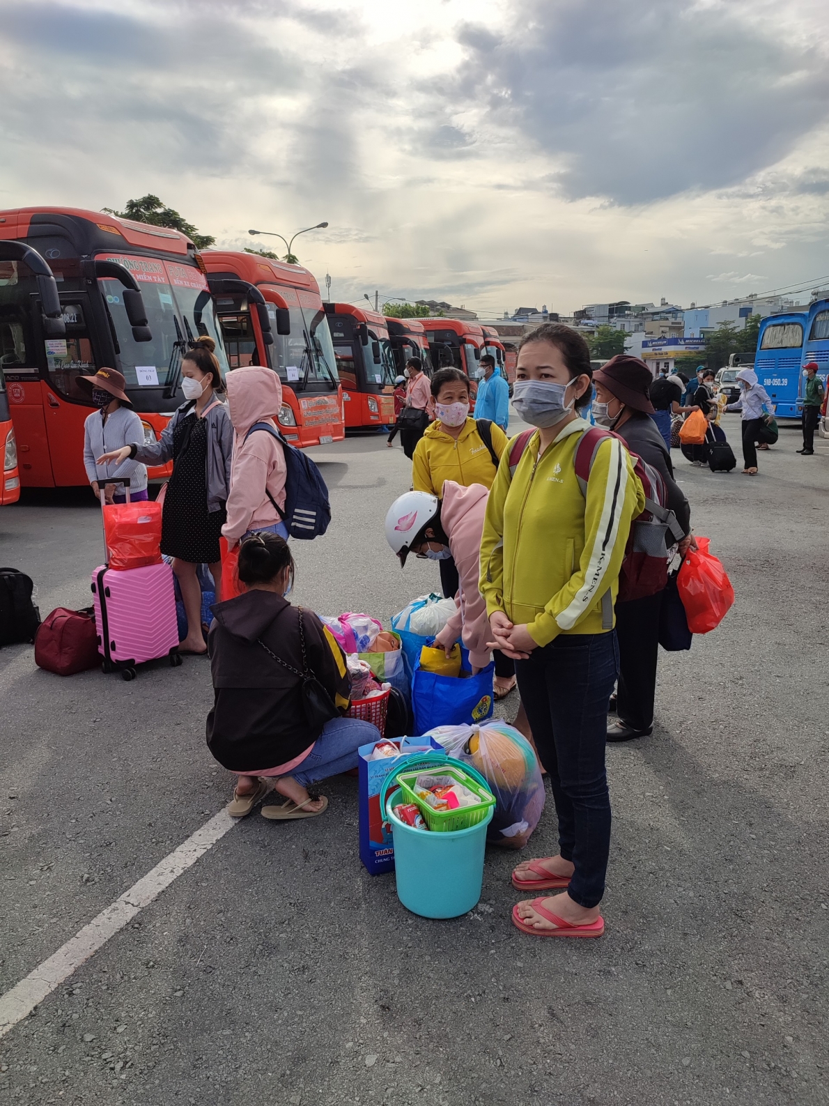 Xe Phương Trang phối hợp đưa hơn 3.000 người dân 17 tỉnh thành về quê