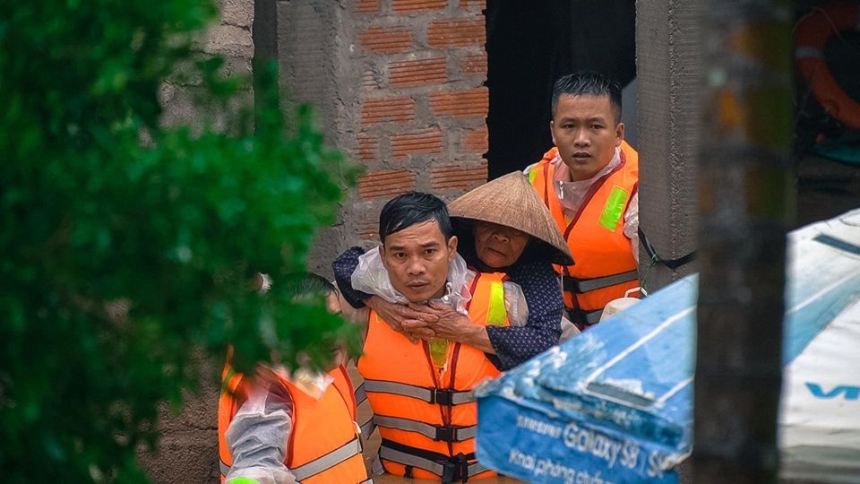 Những người thầm lặng trong bão lũ