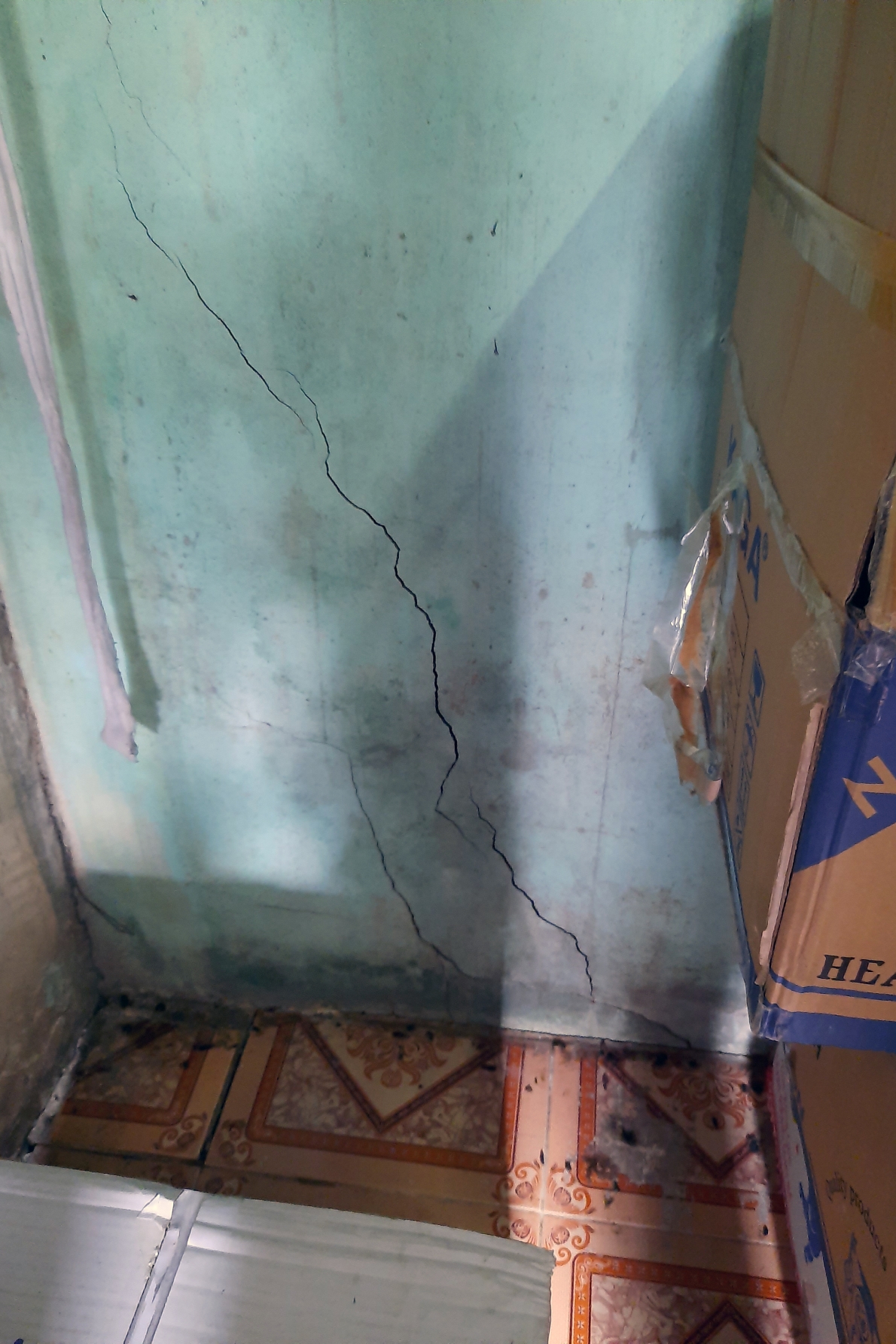 Đồng Tháp: Người cao tuổi bức xúc chuyện xây cầu gây nứt nhà dân