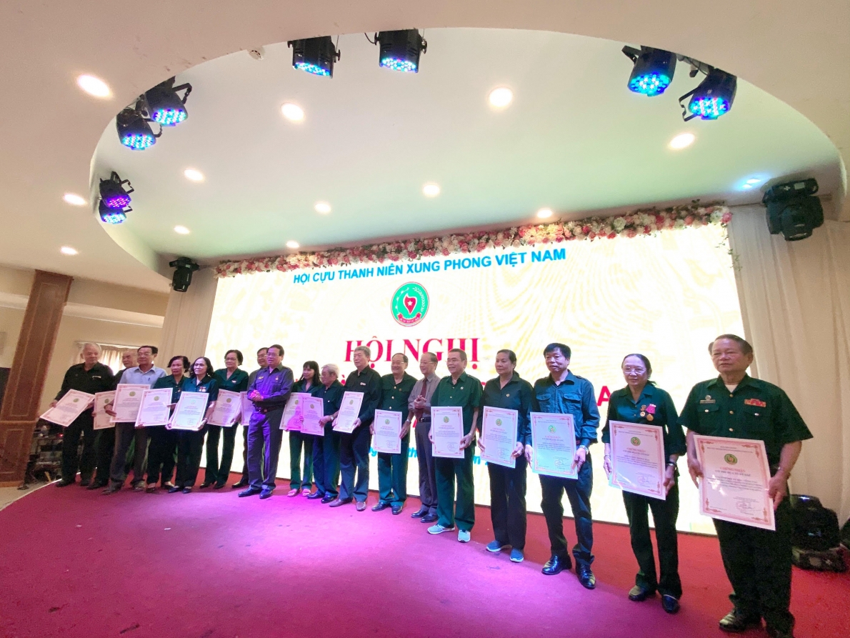 Tiếp tục phát huy truyền thống anh hùng và vai trò nhân chứng lịch sử