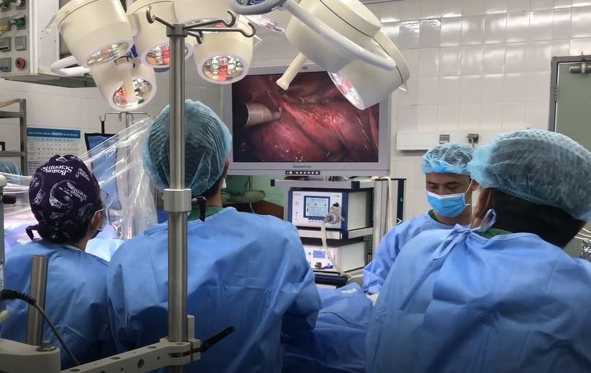 Bệnh nhân đứng, đi lại sau 5 ngày phẫu thuật thay van tim tại Bệnh viện Thống Nhất