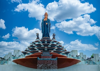 Đầu năm mới chiêm bái khu trưng bày nghệ thuật Phật giáo mới ra mắt tại núi Bà Tây Ninh