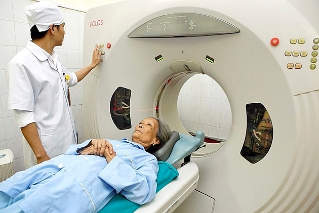 Hiện nay vẫn còn 5% người cao tuổi tương đương với hơn 500.000 người chưa có thẻ BHYT. Ảnh minh họa 