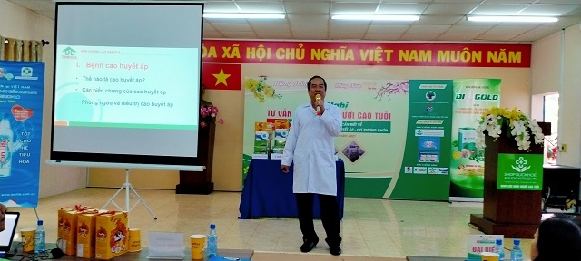TP Hồ Chí Minh: Ngày hội chăm sóc sức khỏe và tặng quà cho NCT