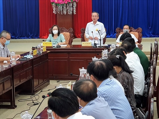 Ông Lữ Văn Hùng, Bí Thư Tỉnh ủy phát biểu chỉ đạo tại cuộc họp.