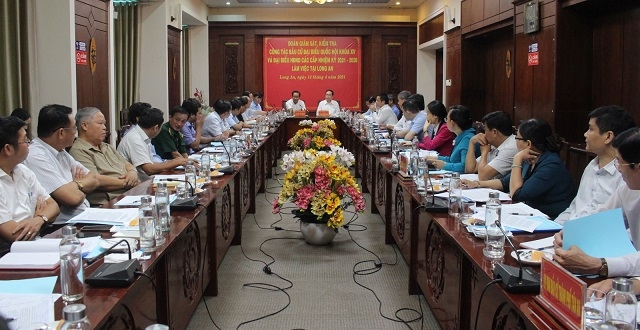 Các đại biểu tham dự tại buổi làm việc.