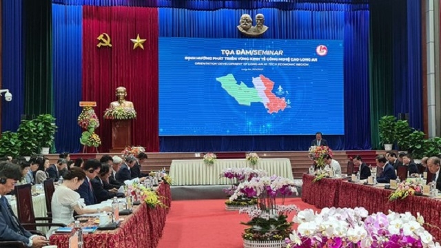 Quang cảnh buổi toạ đàm.