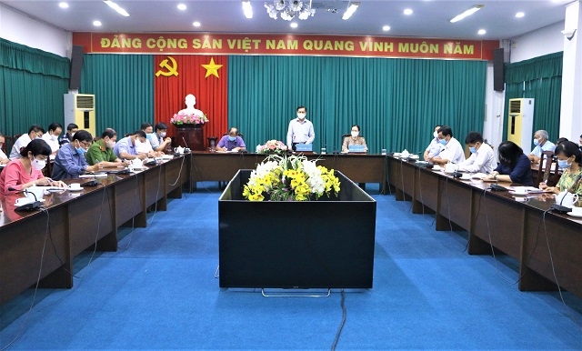 UBND tỉnh Sóc Trăng tổ chức cuộc họp khẩn ngay sau khi phát hiện 1 trường hợp dương tính với SARS-CoV-2. UBND tỉnh Sóc Trăng tổ chức cuộc họp khẩn ngay sau khi phát hiện 1 trường hợp dương tính với SARS-CoV-2.