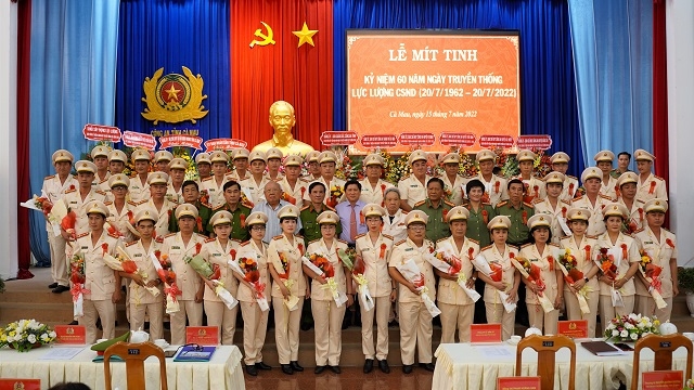 Công an tỉnh Cà Mau long trọng tổ chức lễ kỷ niệm 60 năm Ngày truyền thống lực lượng CSND (20/7/1962 - 20/7/2022).