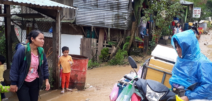 Ổn định cuộc sống cho bà con Trà Leng