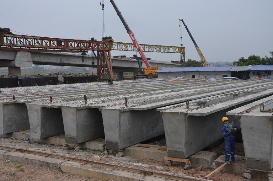 Ảnh 1: Hệ thống dầm cầu Sông Chanh 2 đã được thi công hoàn thiện.