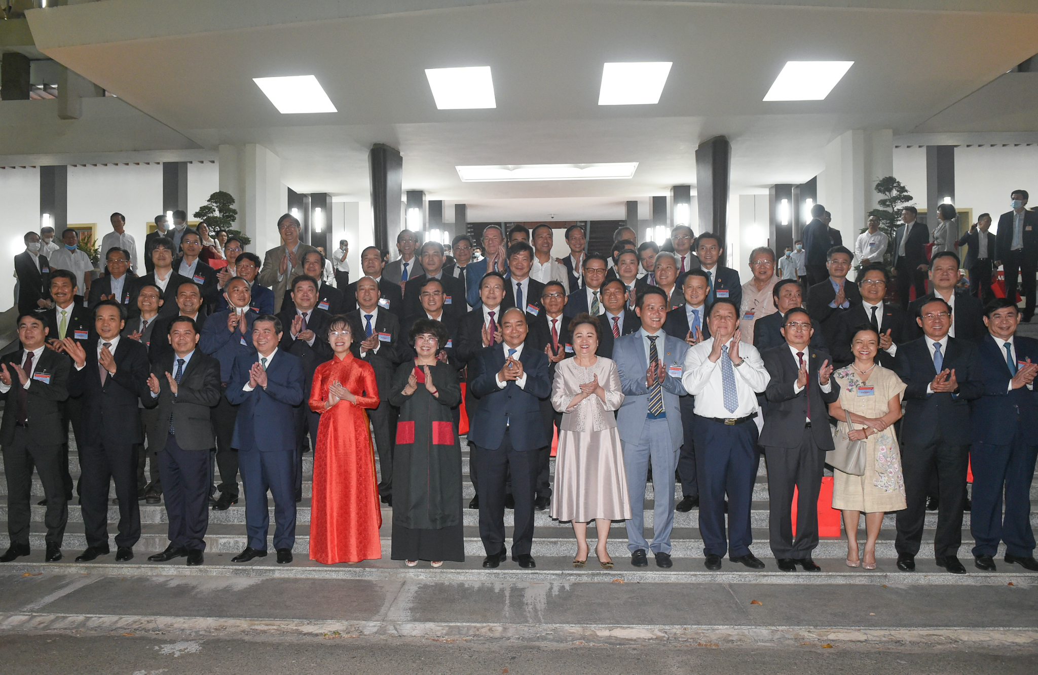 Thủ tướng: Đến 2045, sẽ xuất hiện các tập đoàn khổng lồ mang tên Việt Nam