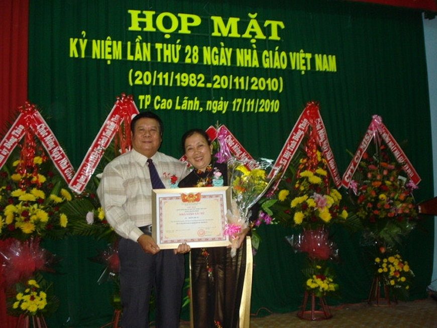 Vợ chồng nhà giáo Lê Quang Hiếu – Nhâm Thị Tư