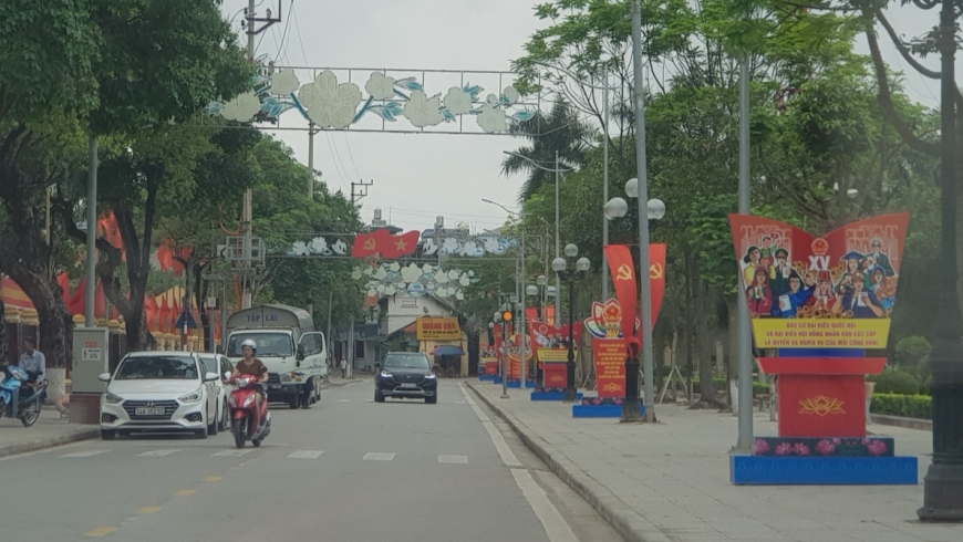 Một tuyến phố của phường Quảng Yên trước ngày bầu cử