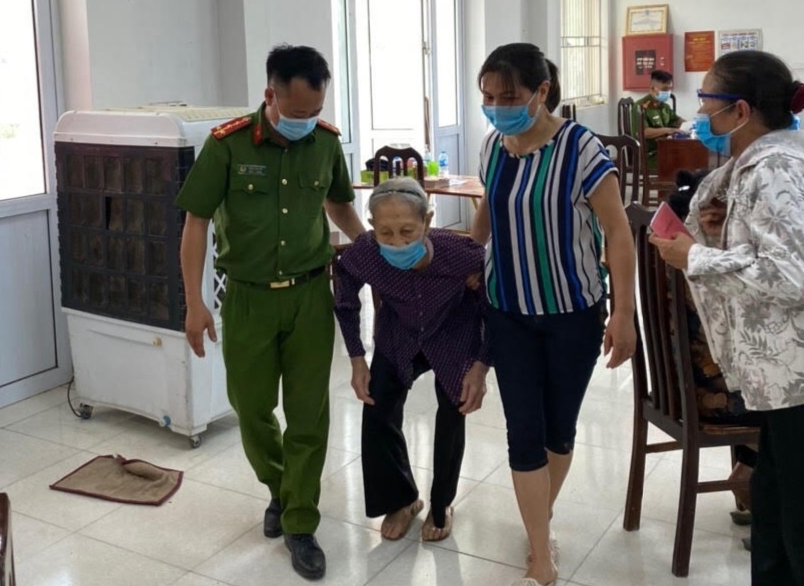 Vừa làm tốt công tác phòng chống dịch vừa đảm bảo đúng tiến độ cấp CCCD