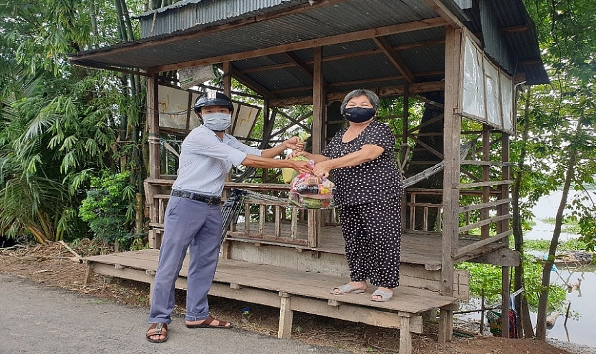 nhiều hộ dân trên địa bàn xã Quốc Thái rất phấn khởi trước sự quan tâm của chính quyền địa phương Nguồn angiang.gov.vn