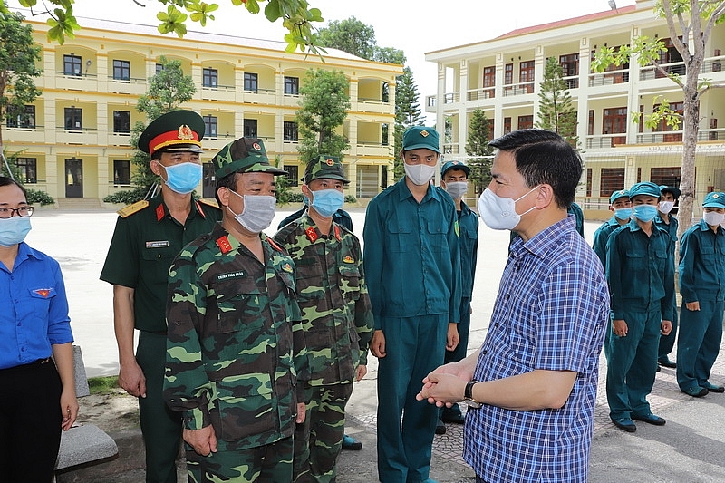 ông Đỗ Trọng Hưng Ủy viên Trung ương Đảng, Bí thư Tỉnh ủy Thanh Hóa chỉ đạo công tác phòng, chống dịch Covid-19