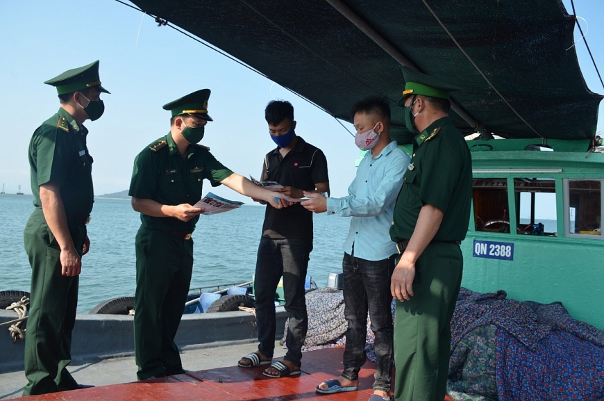 CBCS Biên phòng Quảng Ninh, kiểm tra người và  phương tiện vận tải trên vùng biển Đông Bắc