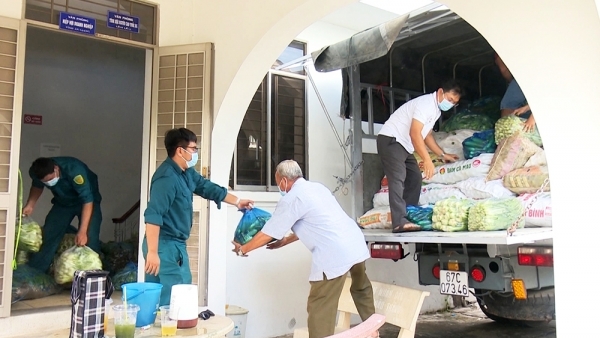 San sẻ yêu thương để vượt qua dịch bệnh Covid-19