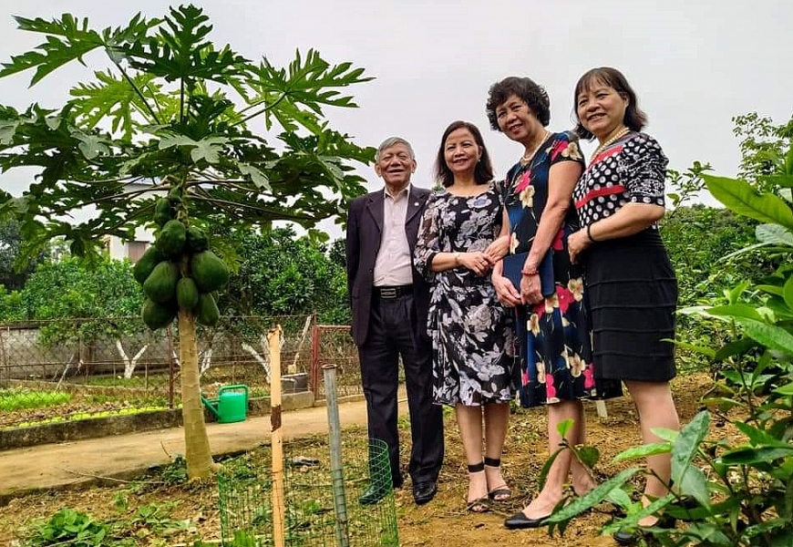 Ông Sửu trong một buổi tham quan