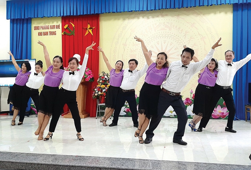 CLB khiêu vũ phường Nam Khê.