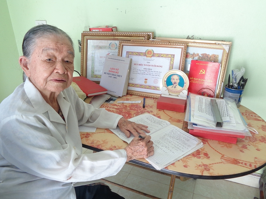 Niềm vui của người đảng viên hơn 70 tuổi đảng