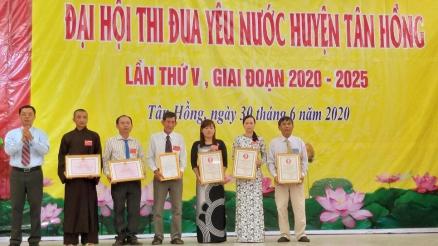 Vị đại đức nặng nghĩa với đời