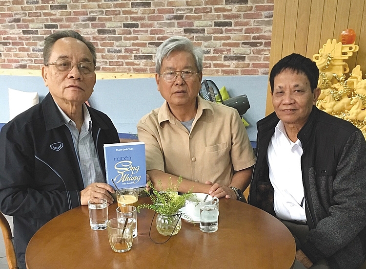 ki niem 25 nam bao nguoi cao tuoi ra so dau to bao cua nhung nguoi khong co tuoi