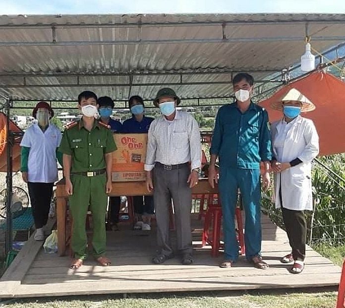 Người cao tuổi huyện Đại Lộc, tỉnh Quảng Nam đồng hành, góp sức đẩy lùi dịch bệnh