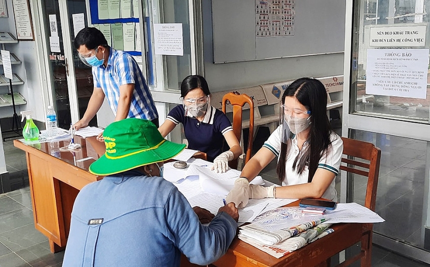 Chi tiền hỗ trợ cho người cao tuổi lao động tự do ảnh hưởng của dịch Covid-19.