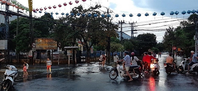 Nước lũ rút chậm