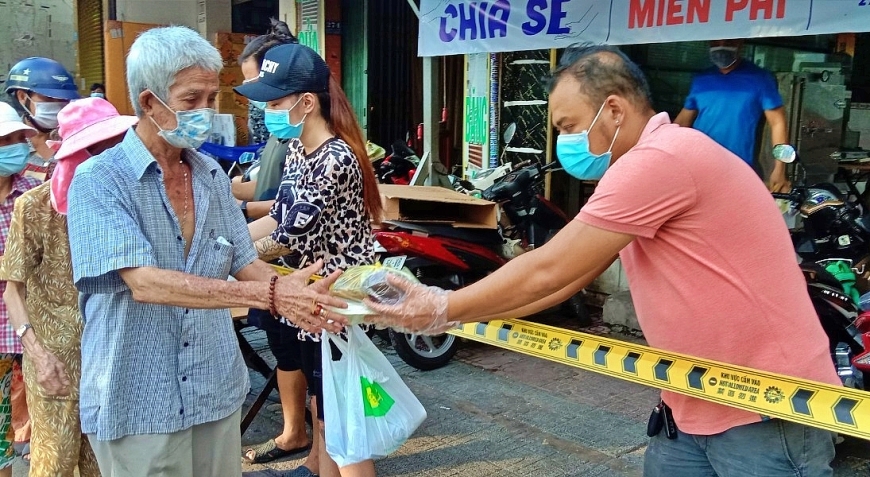 Triệu trái tim cùng chung nhịp đập để chiến thắng đại dịch Covid-19