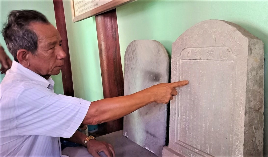 Ông Đàm Quang Thông giới thiệu về lịch sử dòng họ Đàm.