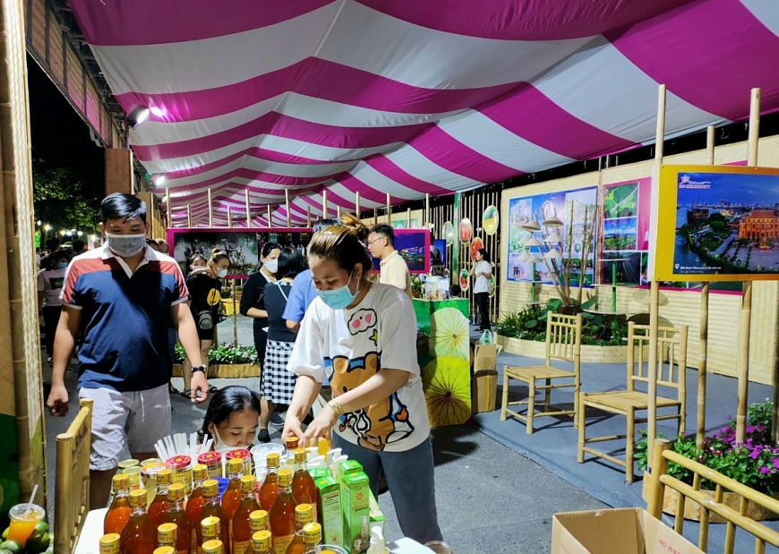 Tỉnh Đồng Tháp Khai mạc Chương trình Lễ Hội Sen Đồng Tháp lần thứ I, năm 2022