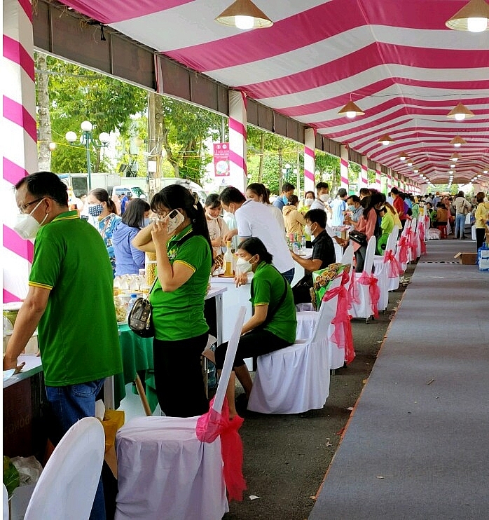 Lễ hội Sen Đồng Tháp lần thứ I thành công tốt đẹp