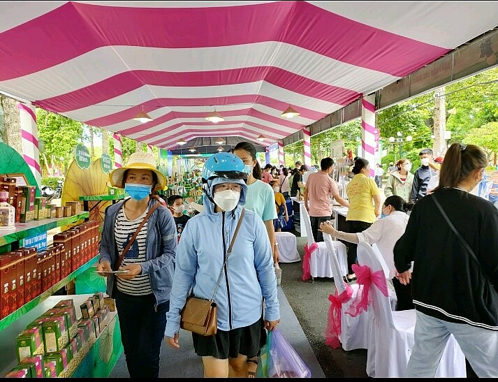 Lễ hội Sen Đồng Tháp lần thứ I thành công tốt đẹp