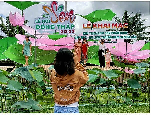 Lễ hội Sen Đồng Tháp lần thứ I thành công tốt đẹp