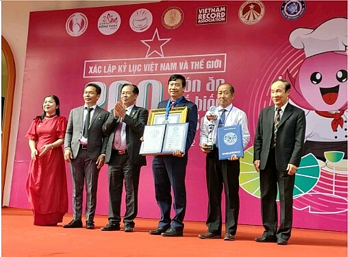 Lễ hội Sen Đồng Tháp lần thứ I thành công tốt đẹp