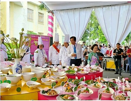 Lễ hội Sen Đồng Tháp lần thứ I thành công tốt đẹp