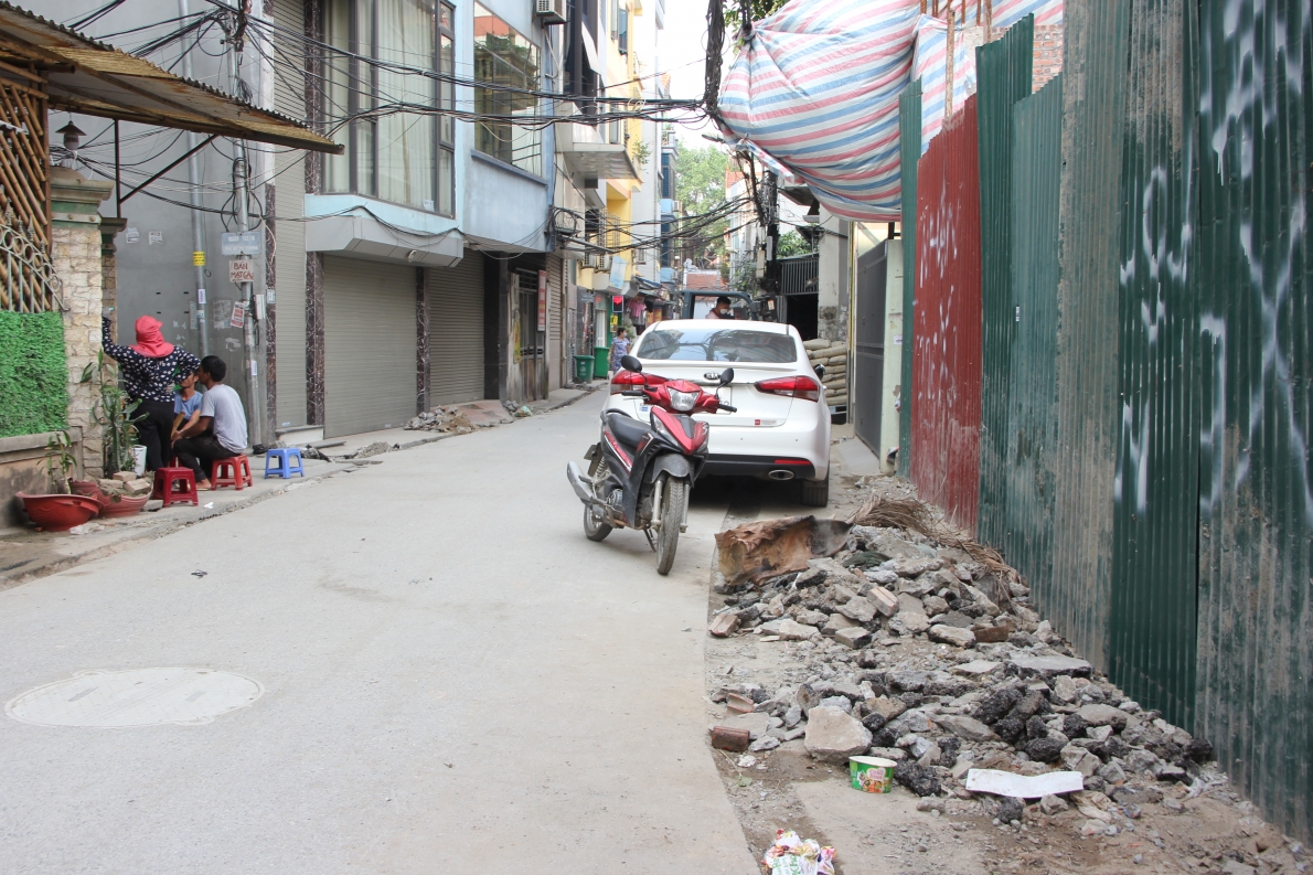 Ảnh – Nam Từ Liêm (Hà Nội): Đường phố Mễ Trì nham nhở, ngổn ngang vì Dự án cải tạo đường ống nước sạch