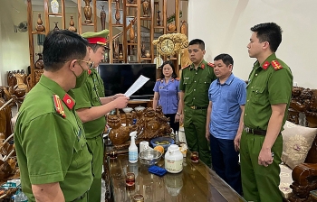 Sơn La: Bắt trưởng khoa Dược Bệnh viện Đa khoa tỉnh liên quan tới Công ty Việt Á