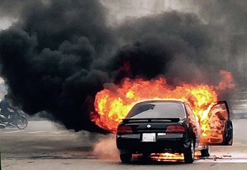 Vĩnh Phúc: Xe ô tô bốc cháy khiến một người tử vong