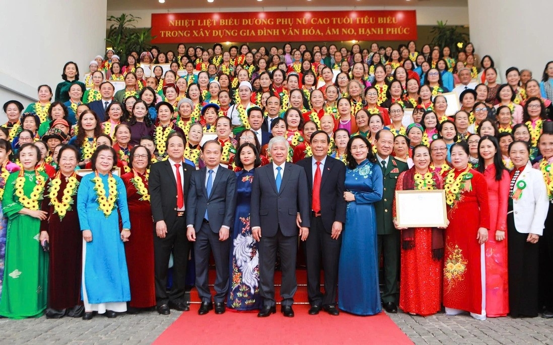 Tôn vinh phụ nữ cao tuổi toàn quốc