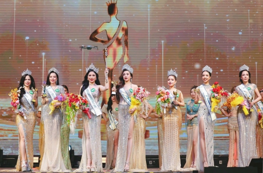 Lucy Hà đăng quang Hoa hậu Doanh nhân Sắc đẹp Thế giới 2025