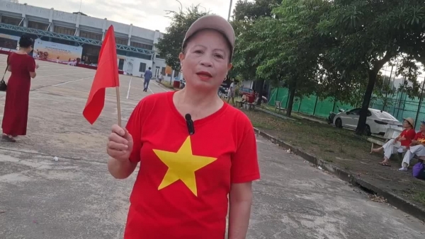 Bà Nguyễn Thị Liên, Chủ nhiệm CLB Tự chăm sóc sức khỏe Táo Đỉnh, phường Xuân Đỉnh, TP Hà Nội