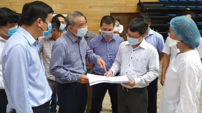 Kiểm tra tiến độ xây dựng bệnh viện dã chiến Tiên Sơn