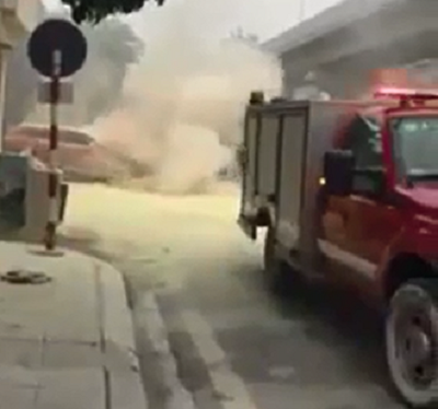 Ô tô bốc cháy dữ dội trước trạm xăng tại Hà Nội, nhiều người hoảng loạn