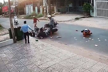 Nam thanh niên đánh nữ sinh sau va chạm giao thông
