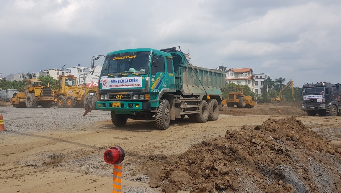 Cận cảnh công trình xây dựng bệnh viện dã chiến khu Nam TP Hồ Chí Minh